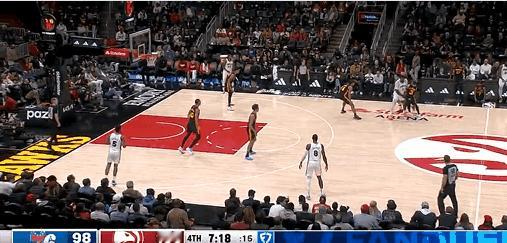 丝滑！健康的乔治还是很强的！
在今天NBA常规赛费城对阵老鹰的第四节比赛中，保罗