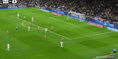 克罗斯的手术刀？[发怒]球迷说再踢两年看看[捂脸]，难道是射门惹的祸？[笑哭]绵