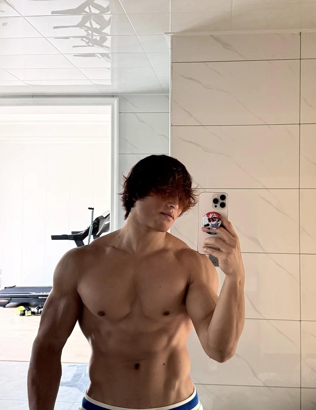 六月