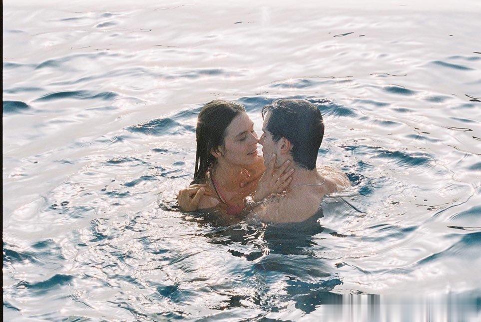 Julie  ☀🌊❤get sun kiss #Ins# ​​​