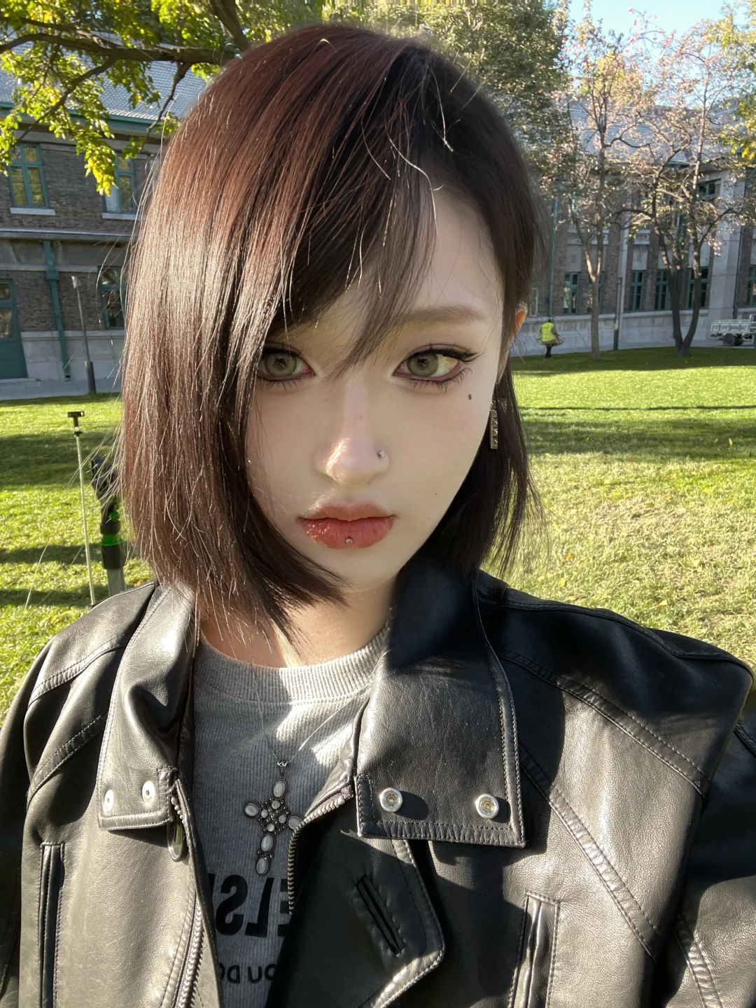 右滑查看短发打理教程