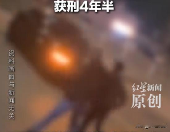 贵州，一放荡女人同时交往两个男友，先跟一个男友去酒店里激情的缠绵，运动过后，女人