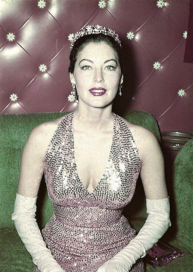 #欧美电影[超话]# 艾娃.嘉德纳（Ava Gardner），性感美艳、演技高超