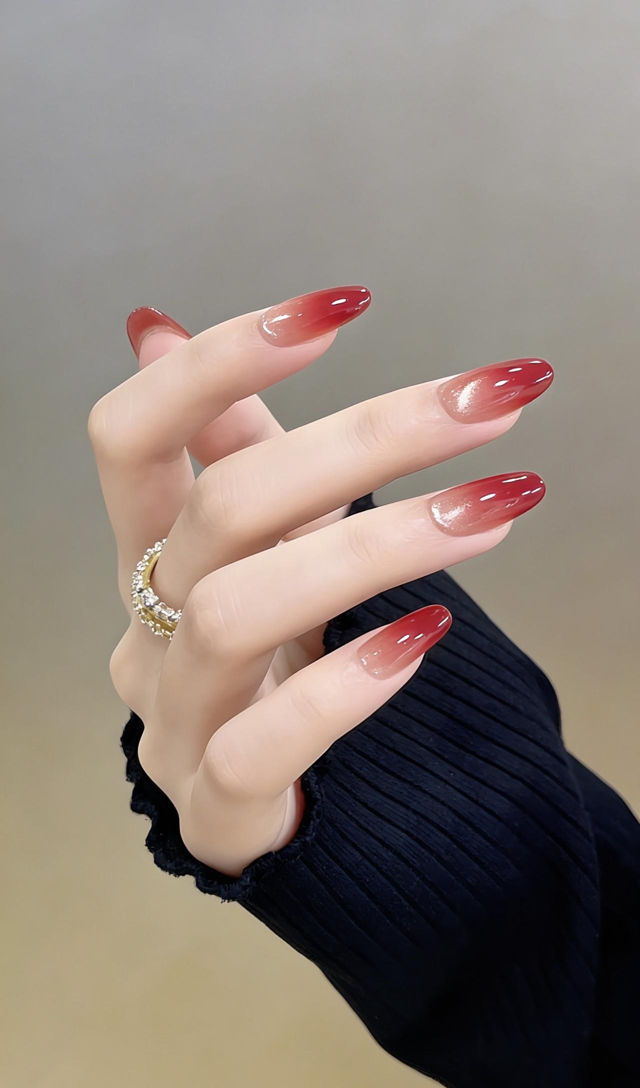 好看的美甲款式显白 裸色系美甲 超好看的美甲 显白美甲 穿戴甲