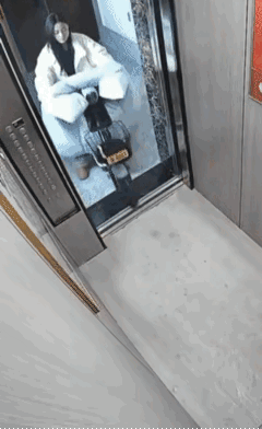 1 一个敢进，一个敢停，这才是小区安全管理该有的样子。
2 天呐！万幸人没事，凡