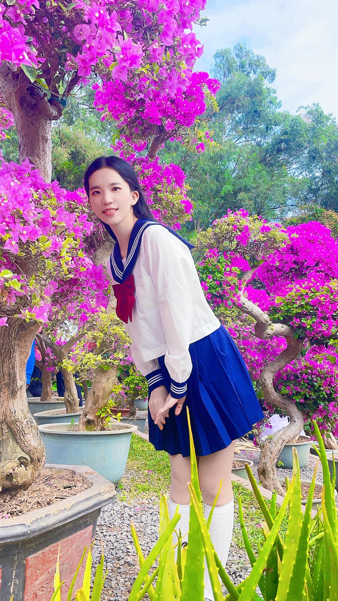 解锁今日OOTD，衣装是无声的语言，诉说着对生活的热忱，每一次精心搭配，都是爱自