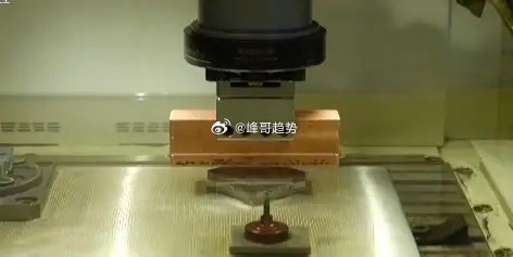 金属钨近一年价格飙涨超600%，钨粉价格突破2100元/公斤，为去年同期6倍多；