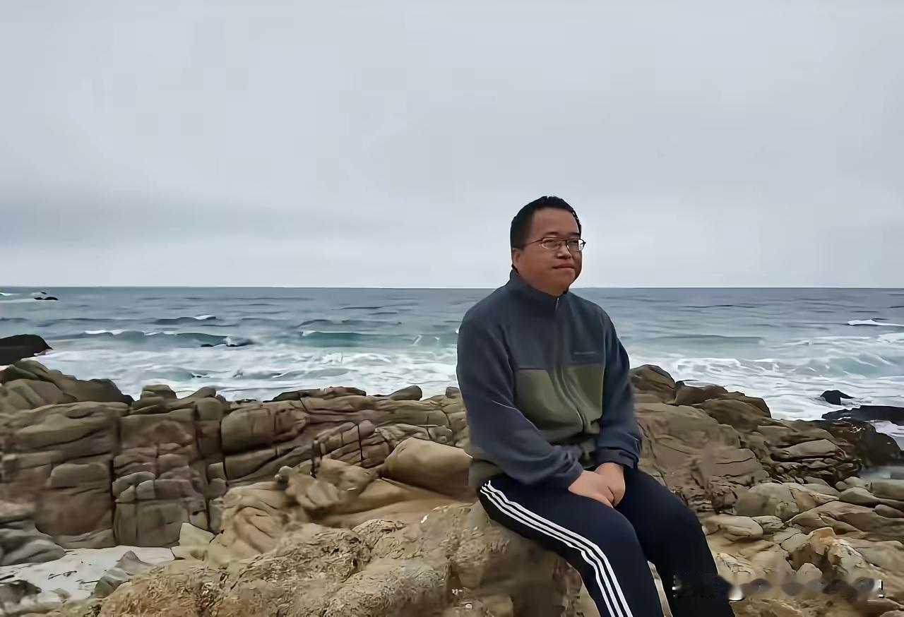 泪目！戴镣9年，无罪归国！美国锁得住他的脚，锁不住中国芯片的魂
 
谁能想到，一