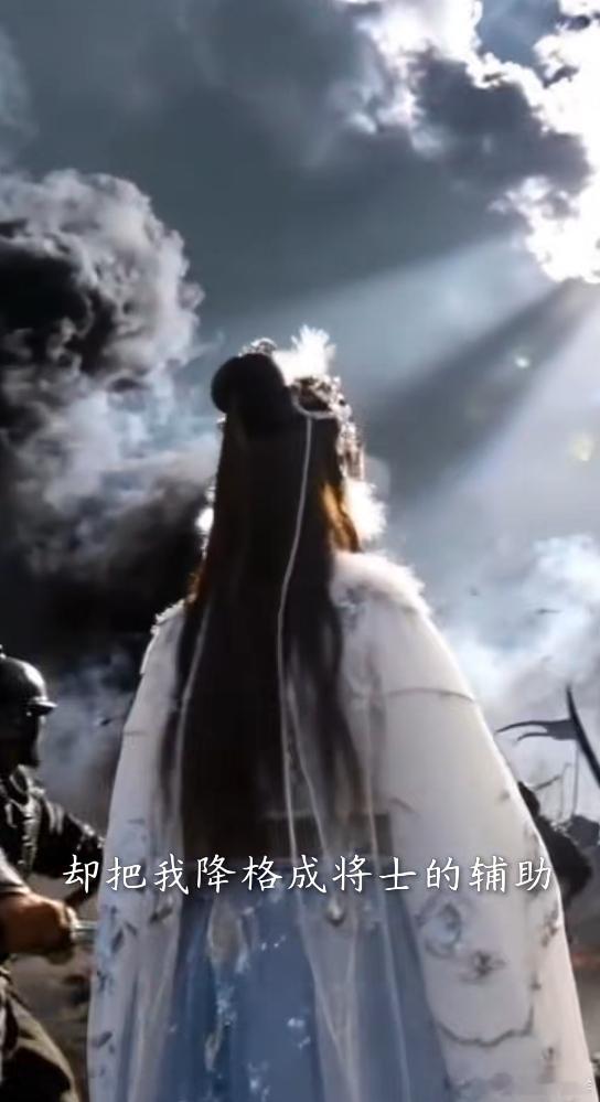 比美貌更有杀伤力的是自信 世俗总在定义美的标准，可真正能打动人的，从来不是白幼瘦