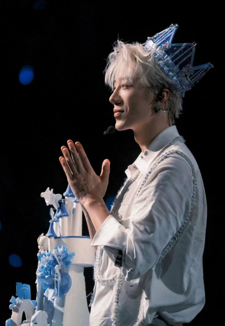 [玫瑰][玫瑰][玫瑰]鹭卓献唱一瓯春插曲同归人 

我们应该坐在一起发呆 发很