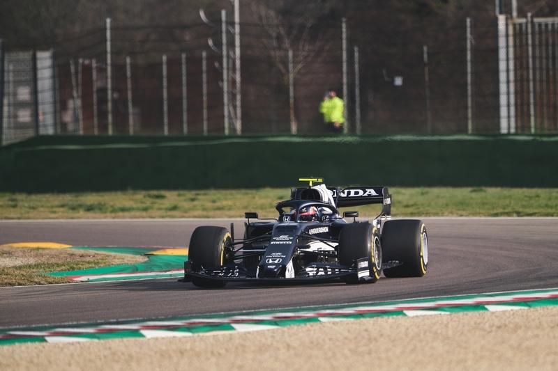 红牛二队新秀车手林德布拉德在2026赛季F1澳大利亚大奖赛练习赛中的表现让人大跌