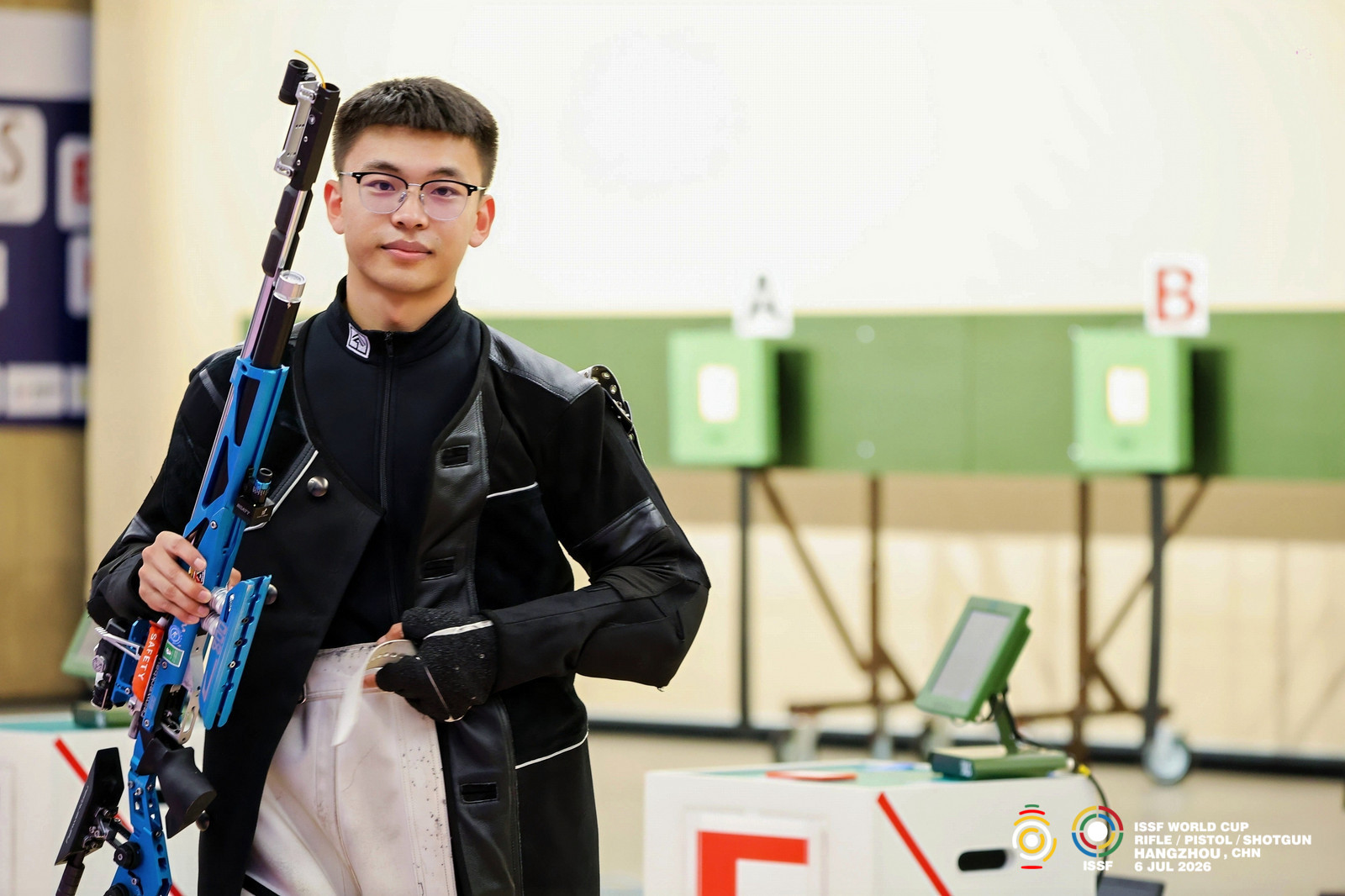 1🥇2🥈🥈1世界纪录1全国纪录1黄宝石卡，怎么不算杭州站集邮大师（这里面有