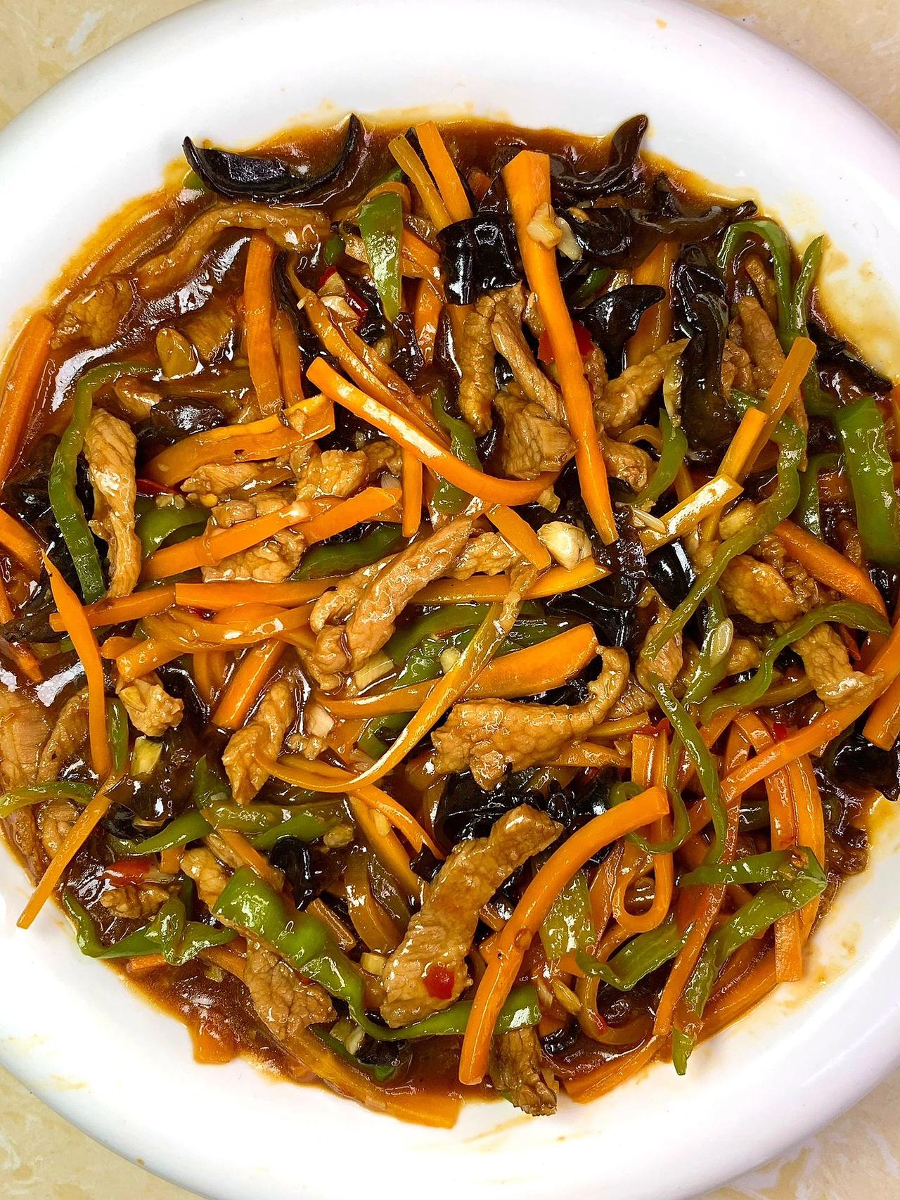 破防了，这道鱼香肉丝真的巨巨下饭好吃！！
下饭菜真的没有人能不爱吧！我真的超级爱