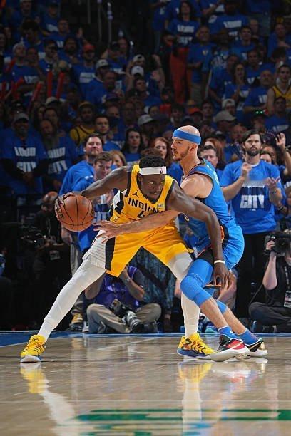 今日NBA更新了FMVP榜单，亚历山大排第一，哈利伯顿排第二。​令人惊讶的是，排