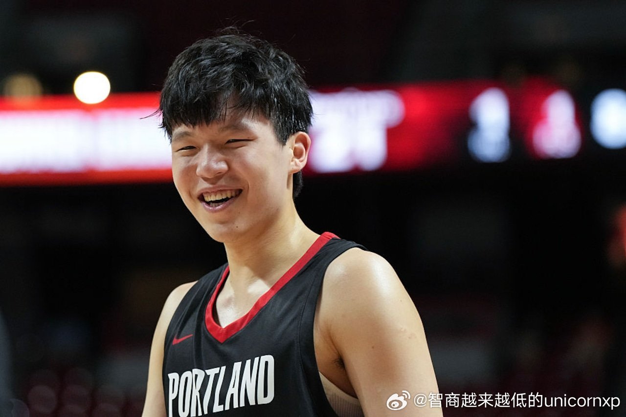 杨瀚森对阵奇才出场11分钟得到6分4板1帽杨瀚森NBA