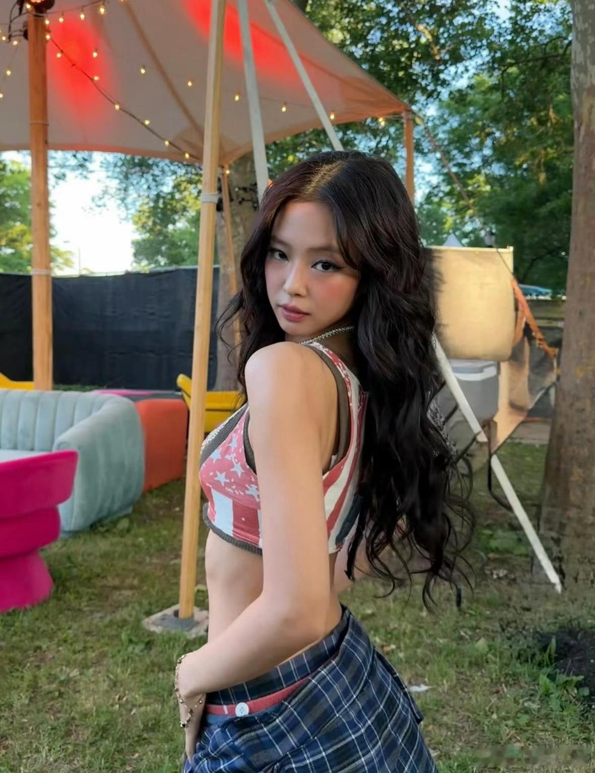 Jennie因服装问题道歉审判女idol是何意味天生爱人能力吗娥不行了 