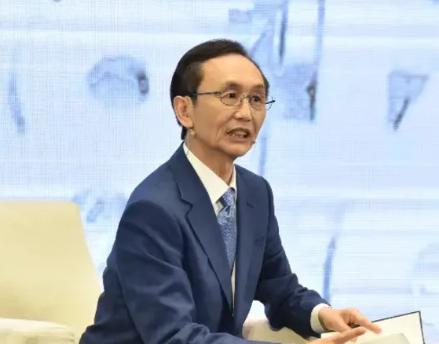 吴子嘉真的是会来事，仅仅凭着一份黄国昌和徐欣莹的聊天记录，在9月7日委托律师向台