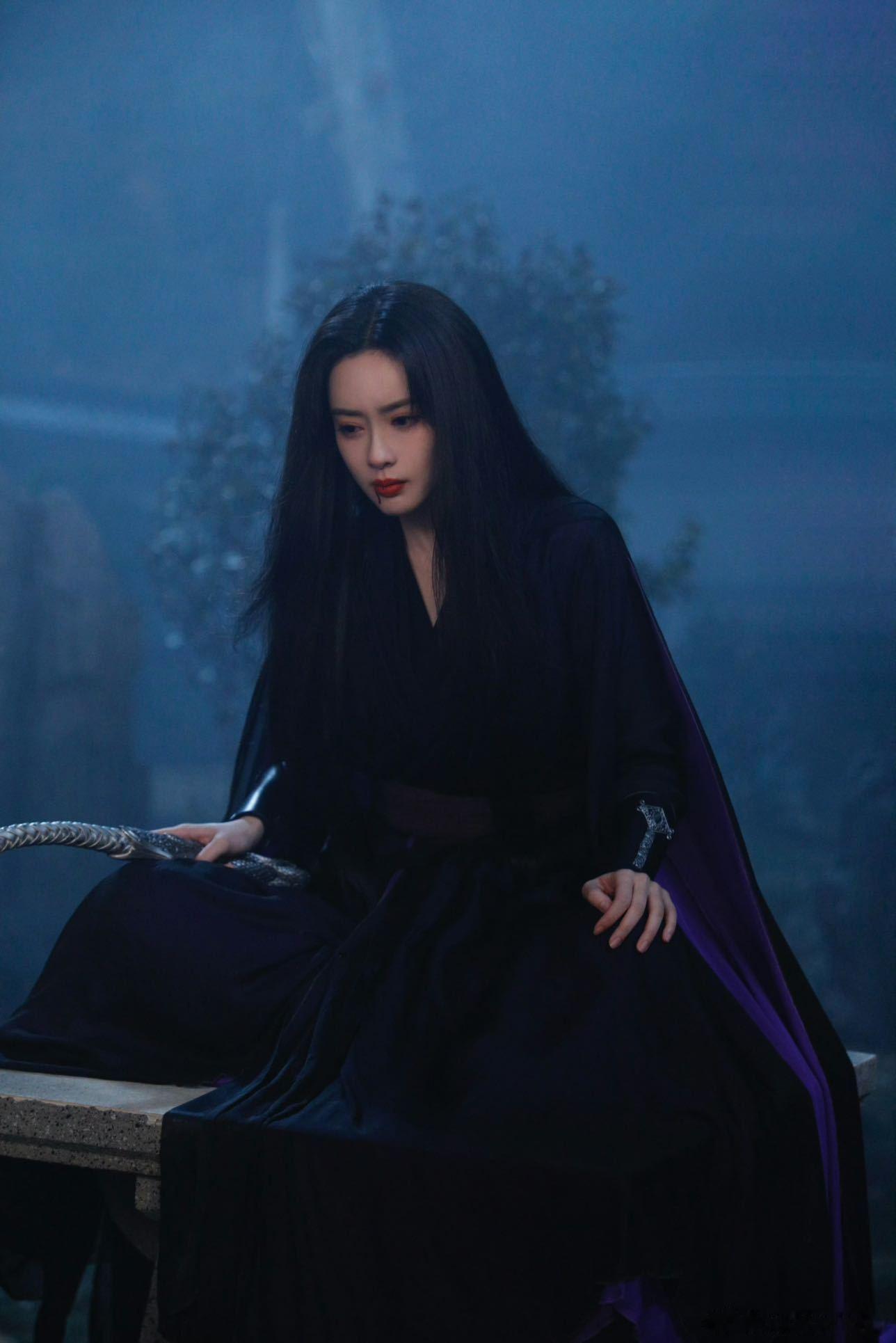 孟子义想演鬼百花杀《百花杀》充满宿命与复仇色彩，和鬼怪故事的悲情内核不谋而合，孟