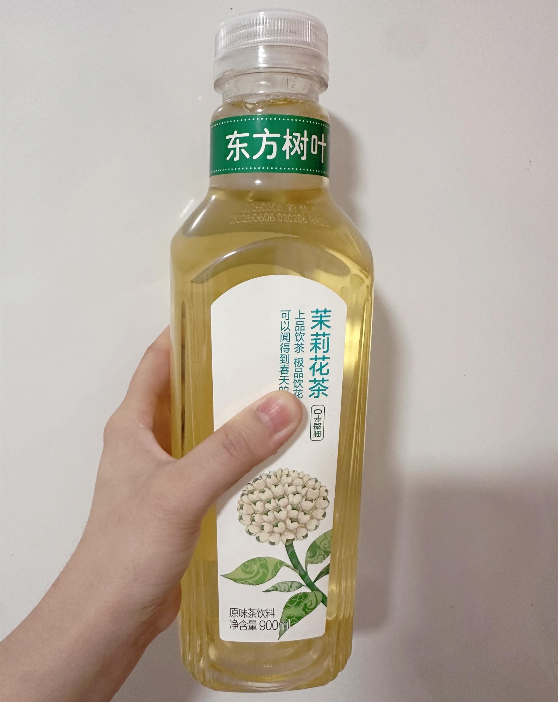 可惜你不喝东方树叶，体会不到黯然无色的青涩，就像你不懂我的深情。