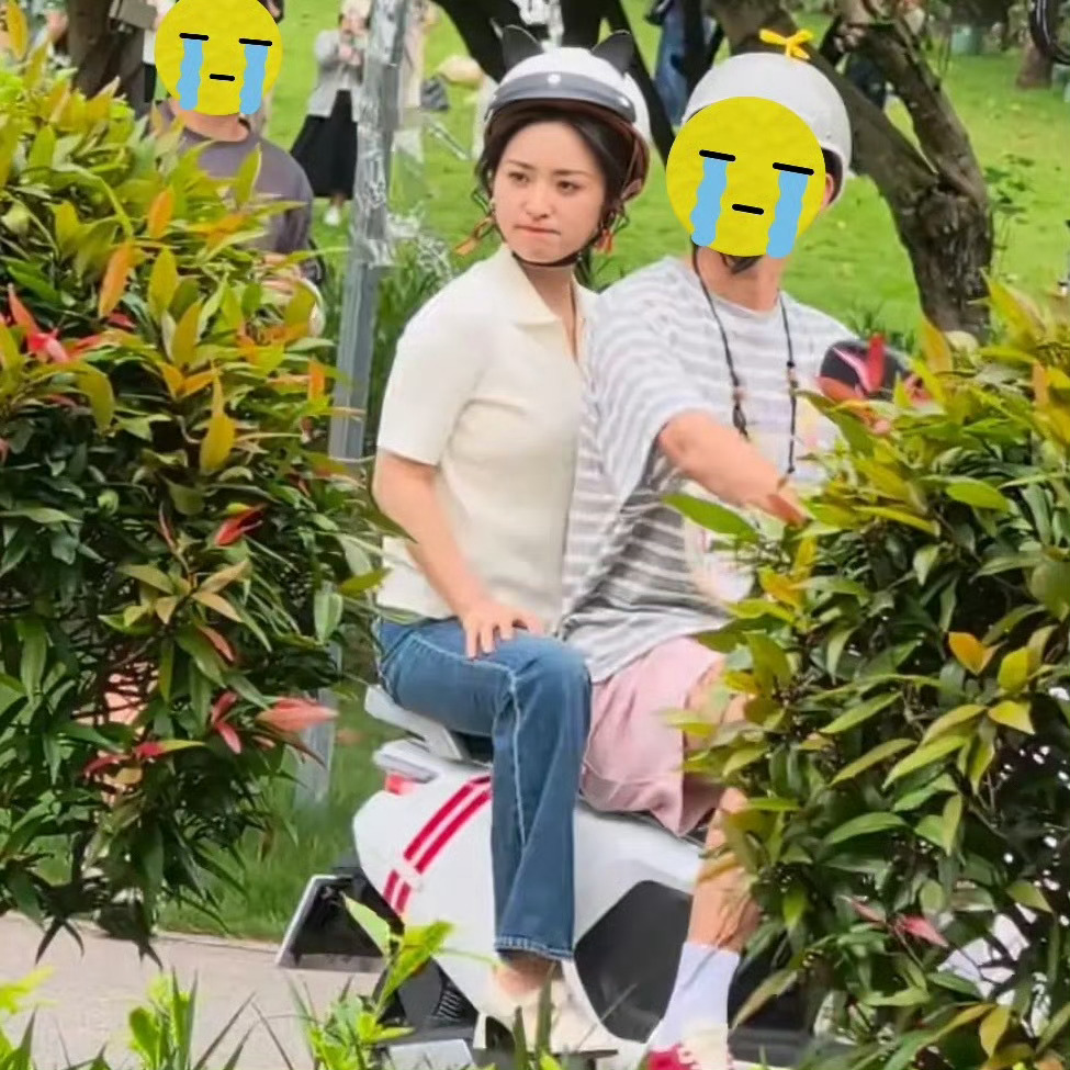 “我现在都怀疑流星花园一点也不给沈月妆造是不是为了衬托他（王鹤棣）的帅” 