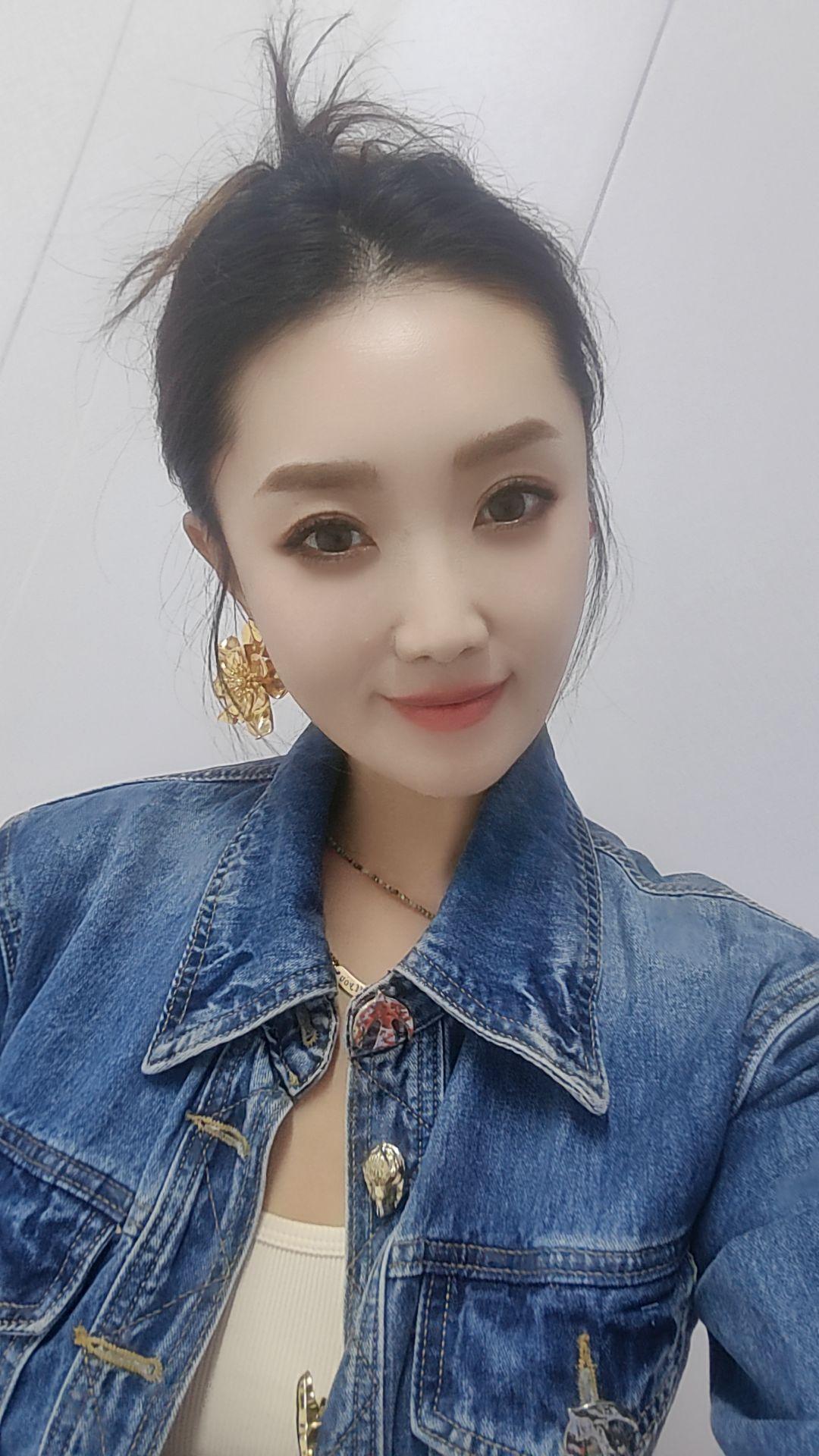 希望你的眼睛一直笑 想要的都得到 🤳