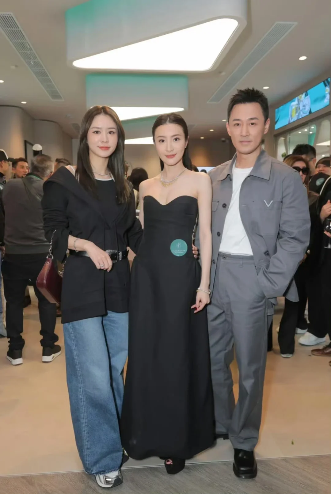 又一个明星发展副业了 林夏薇珠宝店开业