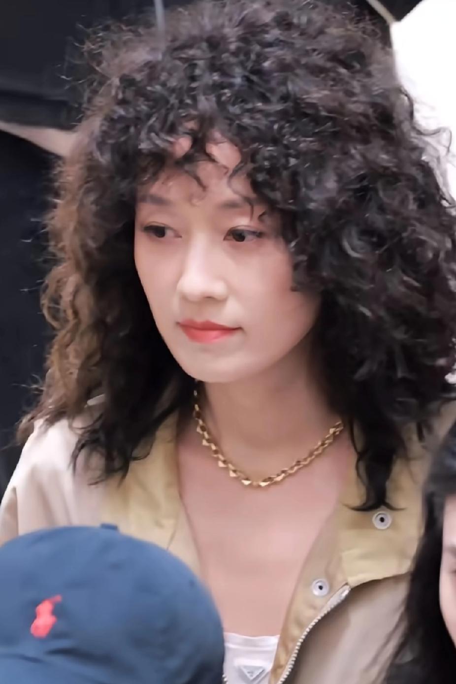 这是又开始流行“步惊云发型”了吗？