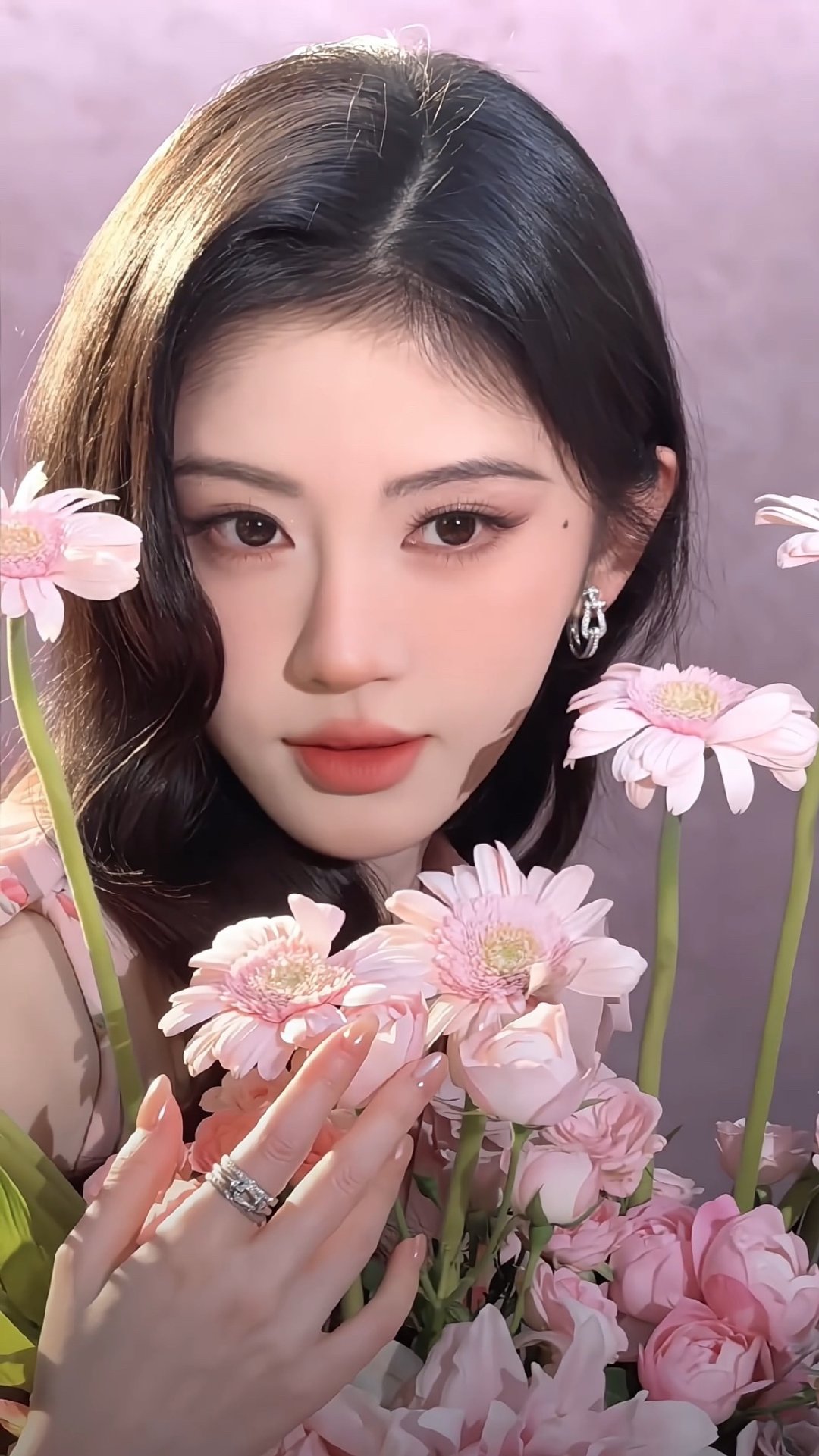 恋人怀中樱花草🪸🪻🍀鞠婧祎直播鞠婧祎粉色雏菊长裙鞠婧祎