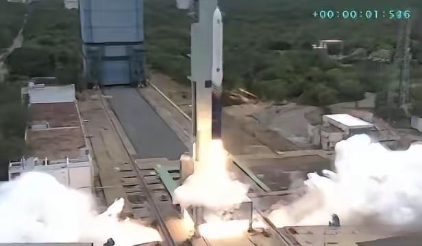 2026年7月18日，一枚7层楼高的火箭从印度东海岸腾空而起，15分钟后准确入轨