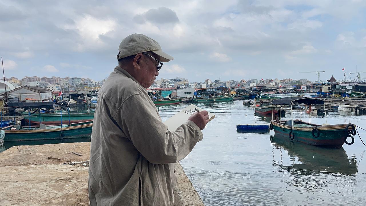 张际才春节海南采风写生。

梭于海南的椰林树影间，行止于碧海银沙处，足迹所到之处