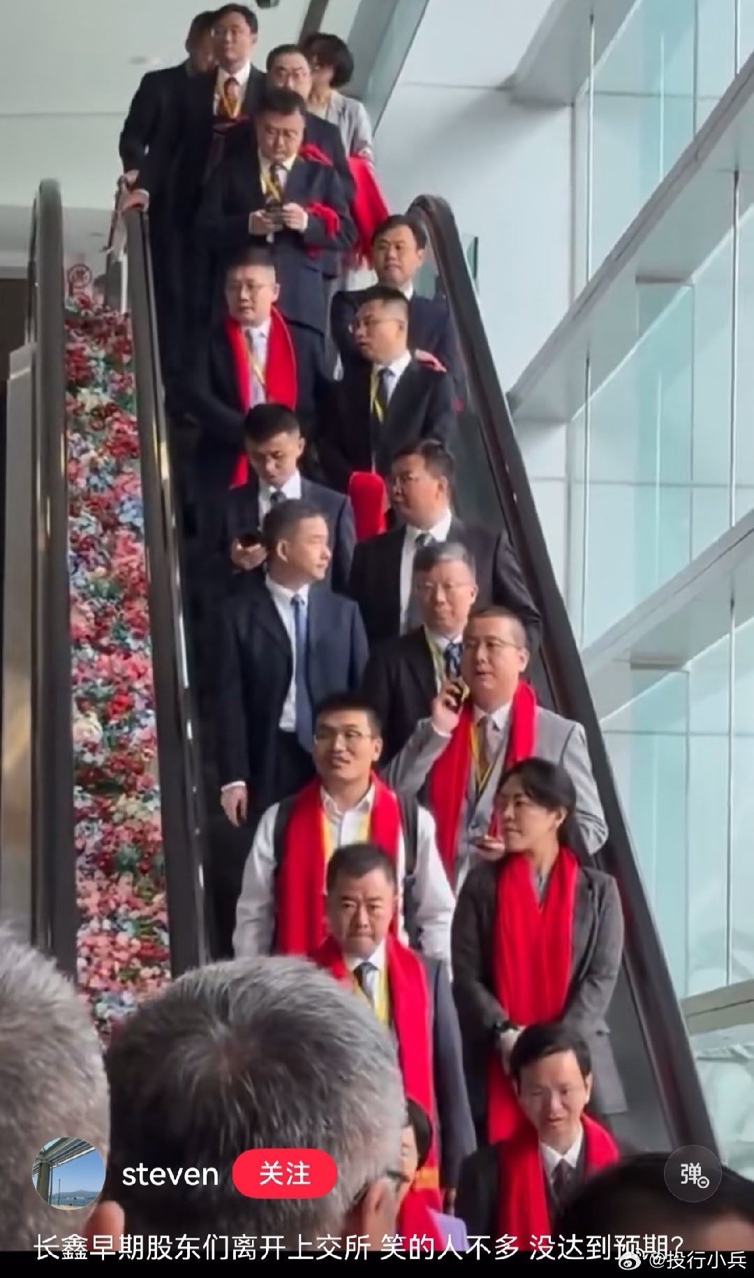 兄弟们！憋着不笑很辛苦的！ 