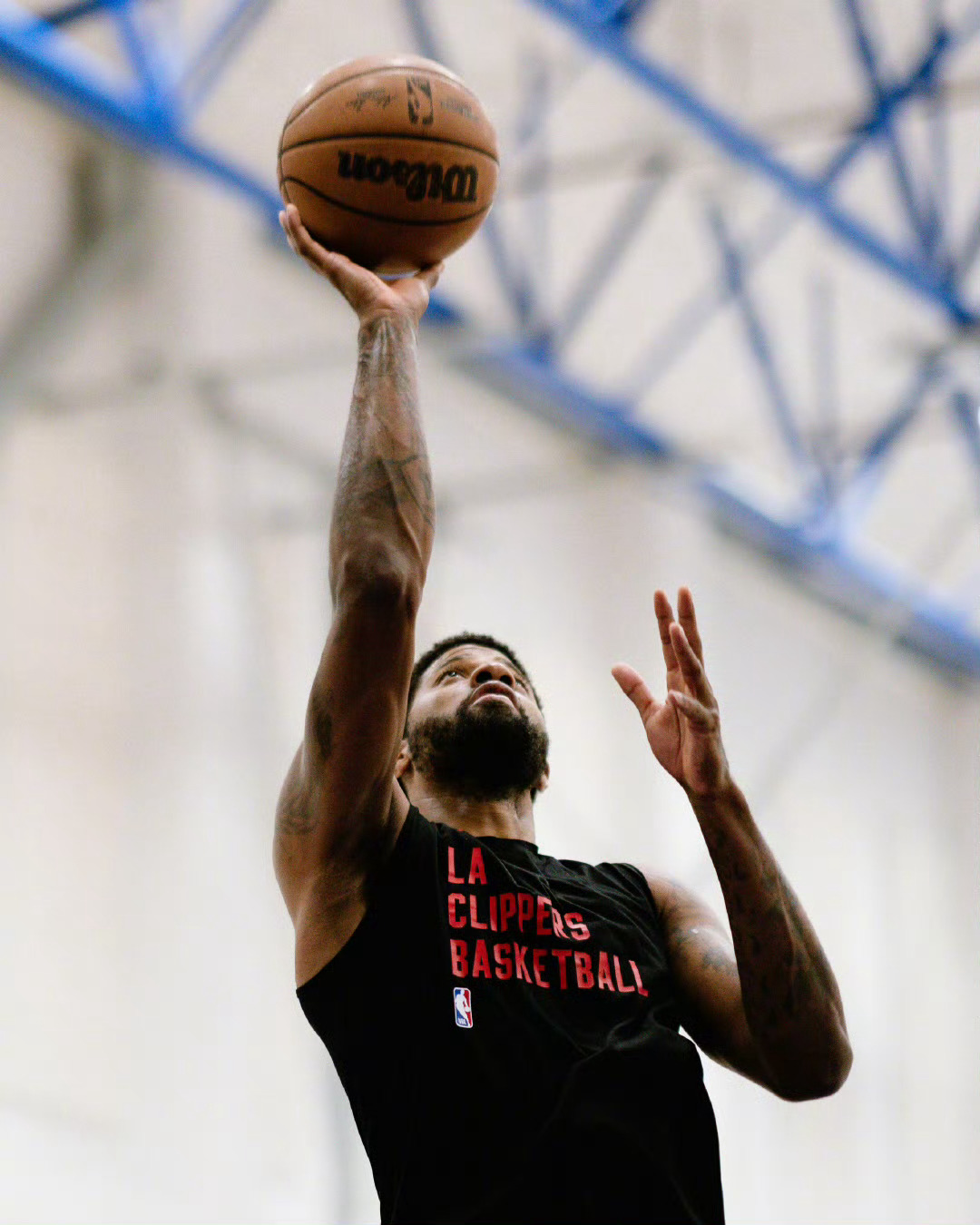 跟在投篮训练一样，乔治目前5中5砍下15分！ ​​​