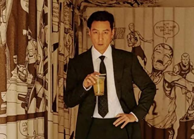 吴彦祖跨界家具行业 | 但男神设计的沙发，审美堪忧