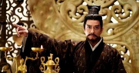 秦朝末年，赵佗割据岭南独立了九十年，汉朝：尽量争取和平回归
 
秦末天下大乱，中