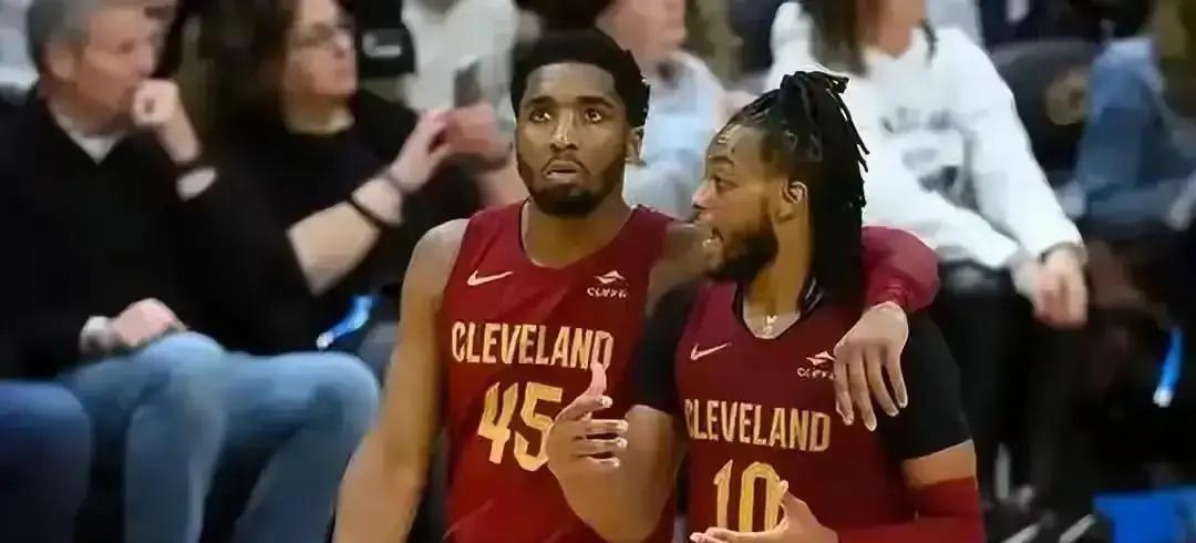 骑士突然降价！米切尔交易倒计时
 
火箭收到新报价：格林+篮网3号签+26首轮+