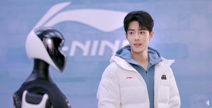 仅用0秒就get到肖战的权威了 刚看到肖战的李宁代言官宣，不禁感叹，真的是五年如