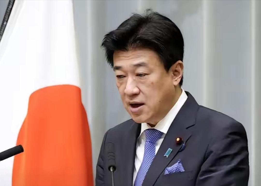 日本这波操作真是又当又立。上午还装死“不予置评”，下午就跳脚否认，明显是内部统一