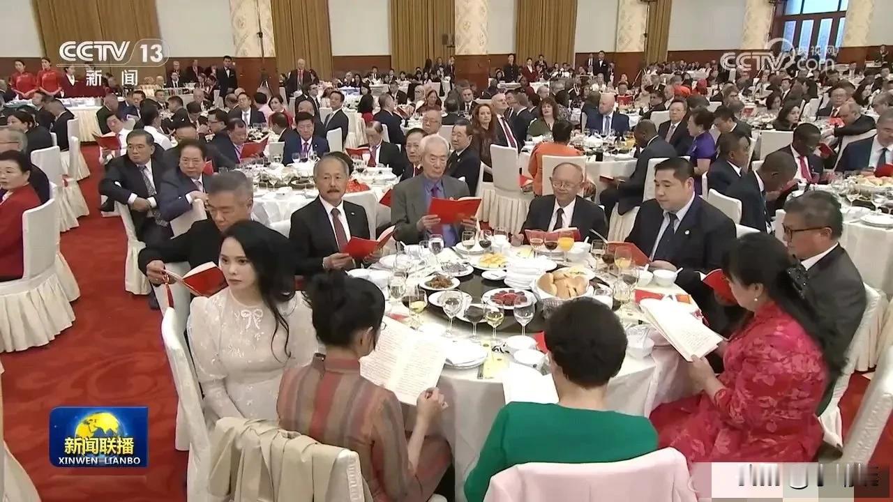 10月1日，56岁的伊能静出现被细心网友发现出现在新闻联播里！伊能静， 作为台湾