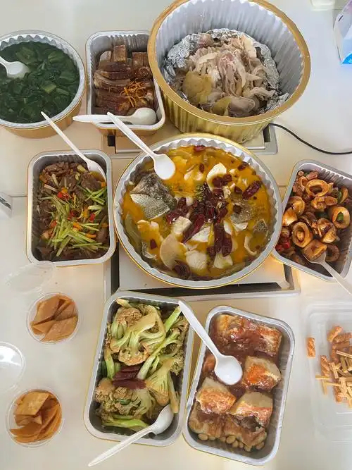 外卖平台集体发声完了之后是不是买不到便宜的外卖了？要不考虑下带饭？[苦涩][苦涩