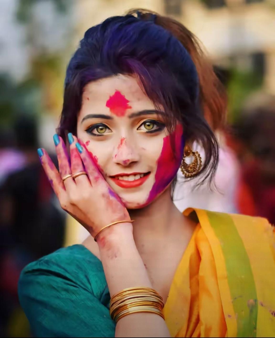 最深的奴役，不是被锁链捆住手脚，而是被洗脑到主动为锁链上油。首陀罗拼死捍卫的种姓