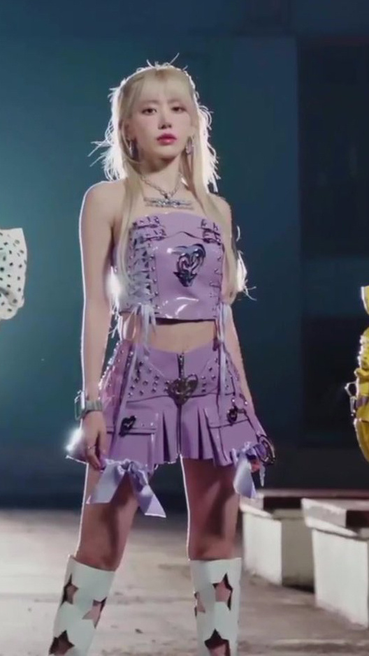 #宮脇咲良[超话]# 英雄名 [豆腐杀手]•最难战胜的对手床，非常可爱的猫咪•最