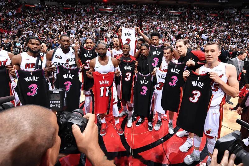 04月10日 NBA官方带领球迷回顾历史上的今天：2019年的今天，热火主场12