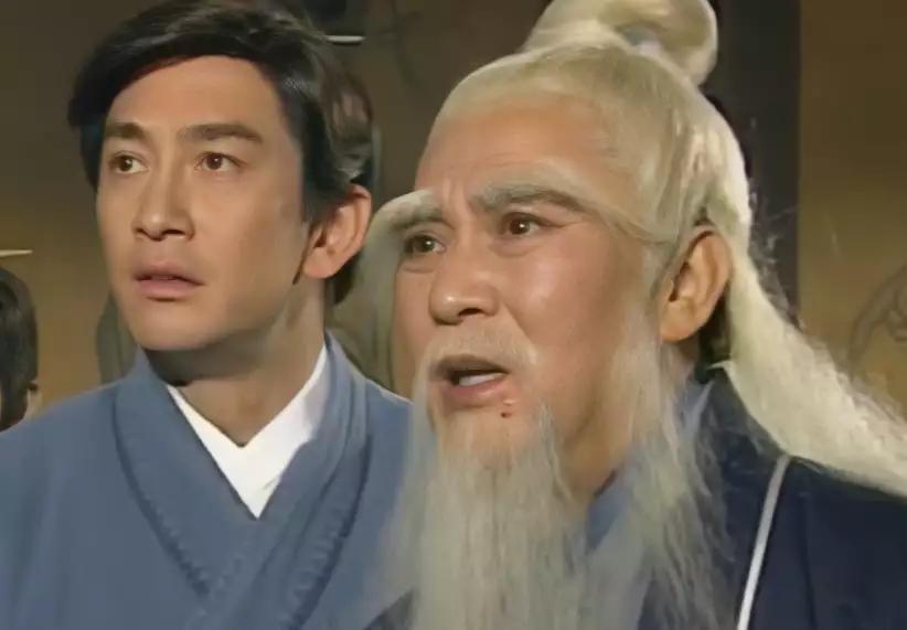 今日话题：为什么倚天剑放在武当没人敢去抢？？？

网友甲：倚天剑不是没人敢拿，是