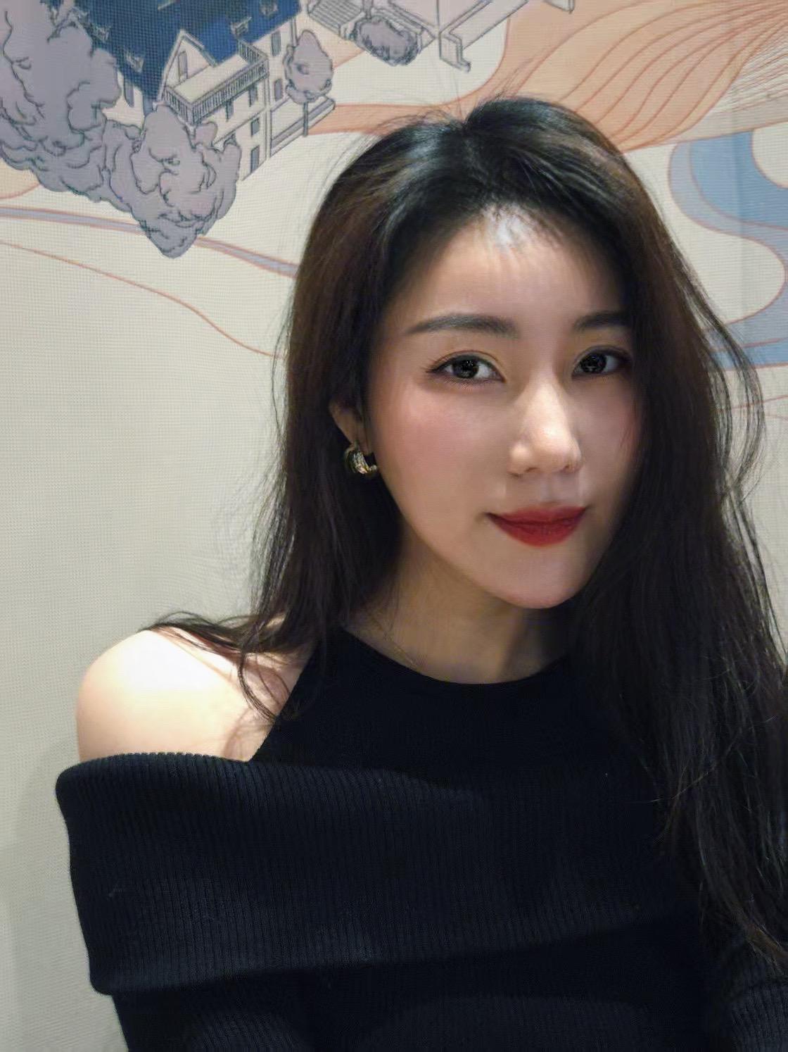 她很迷人  因为她很擅长做自己