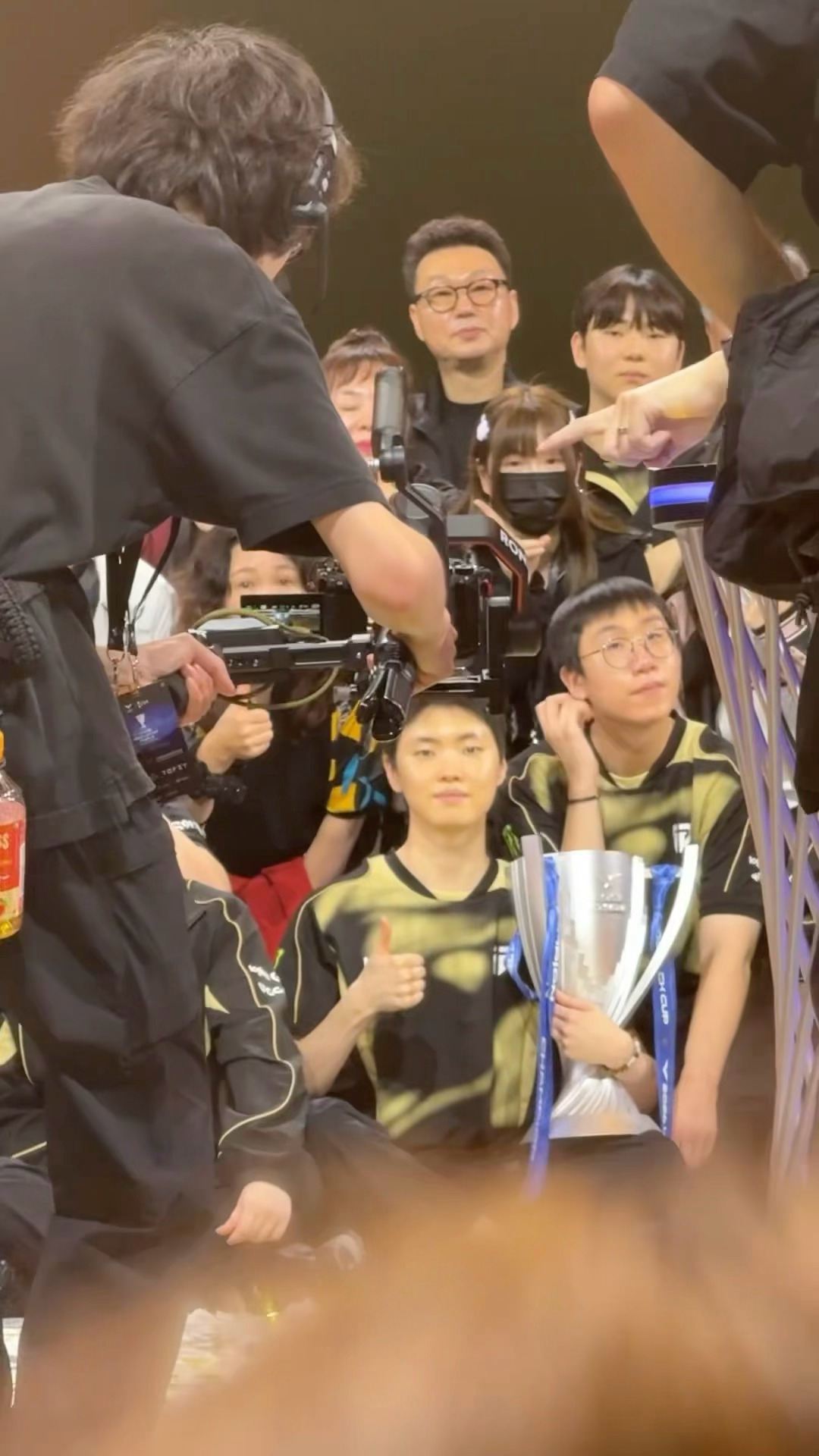 平时也就开开玩笑到现场谁不想急头白脸的跟虎宝拍上一张👏 