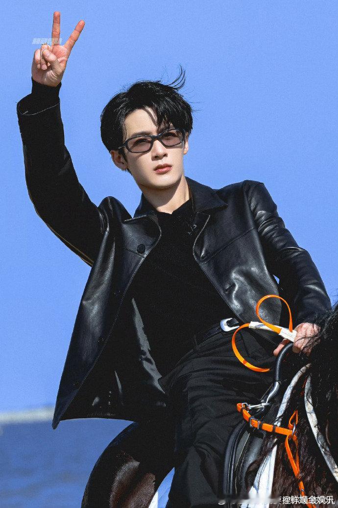 檀健次檀健次控马好帅我真的会被檀健次控马帅晕！这是什么人间理想型，帅到心坎里了！