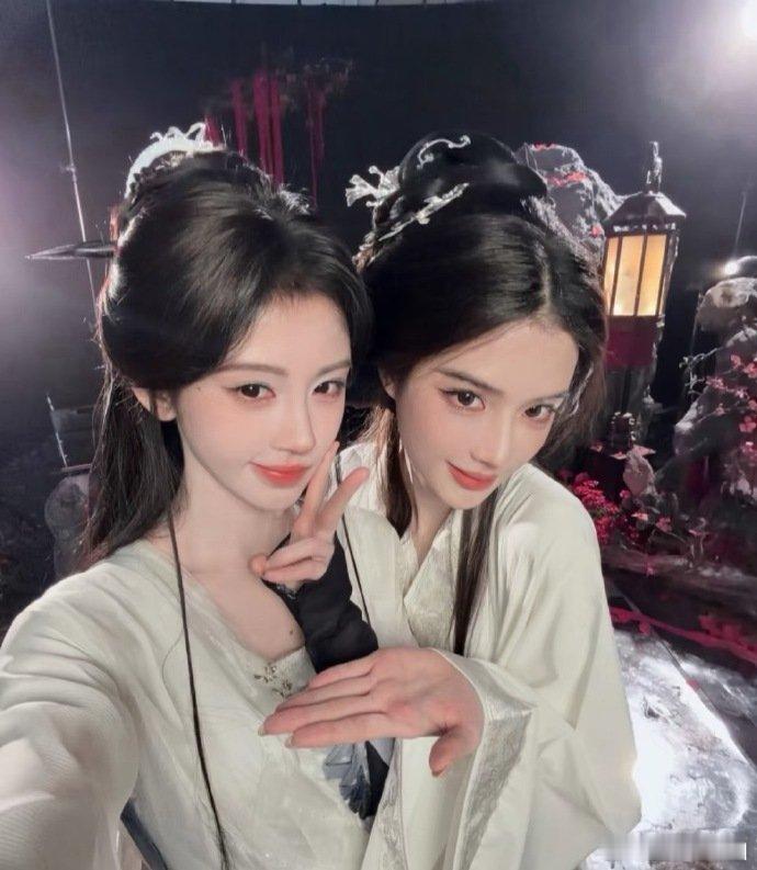 何丹彤说鞠婧祎很香何丹彤说鞠婧祎很好闻被这句话种草了！能让人记住的香气一定很特别