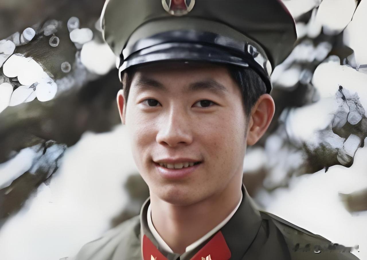 周慎辉是老山轮战中的孤胆英雄，湖北京山人，八十年代当地少有的“万元户”，主动弃农