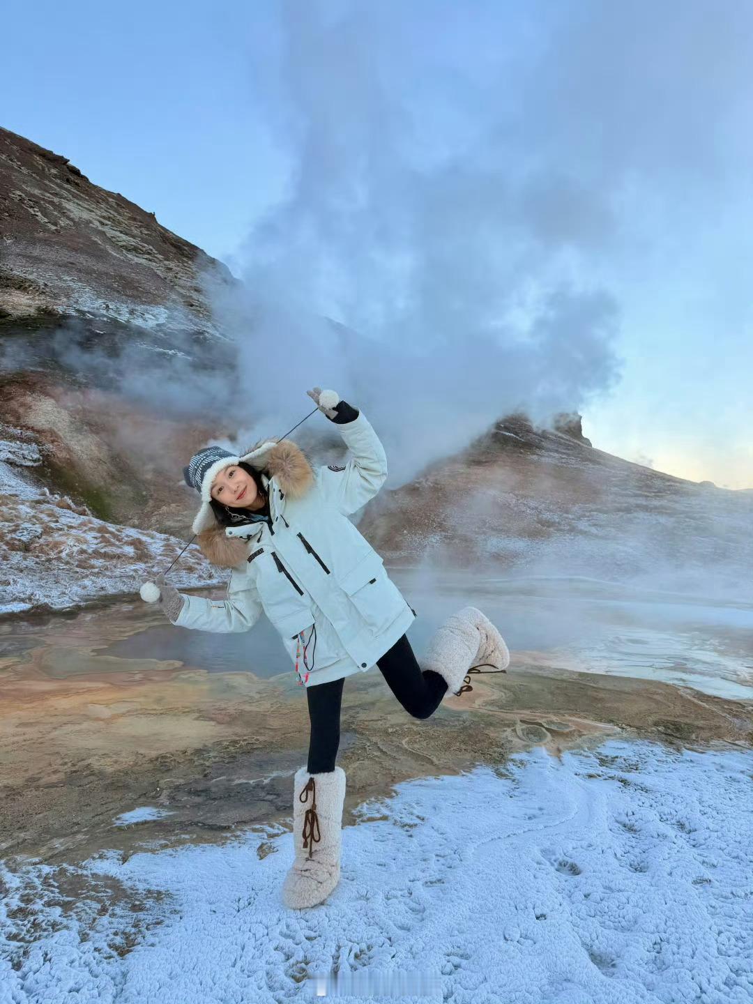 郑恺周也在哄小孩这块有一手建议郑恺周也开个哄娃速成班！这温柔互动＋耐心引导，教科