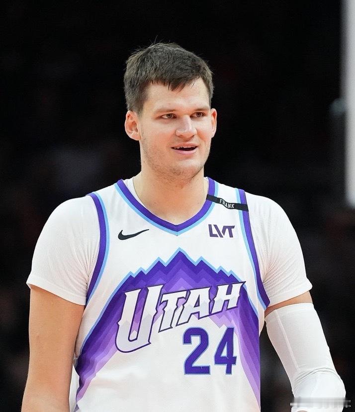 NBACentral：印第安纳步行者队对沃克·凯斯勒感兴趣。 